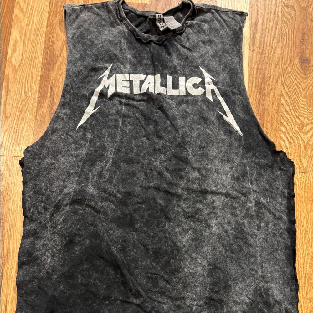 H&M Black Sleeveless Metallica Top